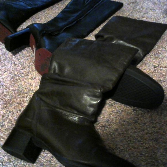 BOOTS FOR THE LADIES - Picture 1 of 3